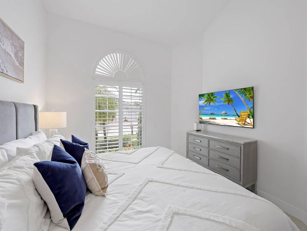Marco Island Vacation Rentals Luxury Waterfront Home with Pool & Dock