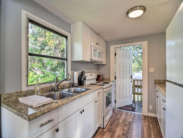 Charming 2 Bedroom Condo with Pool & Spa