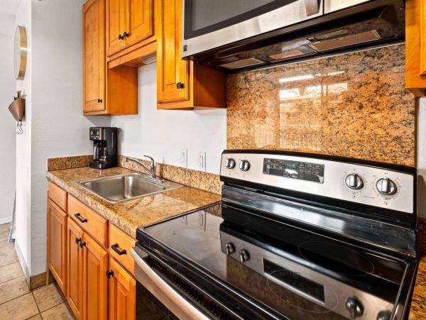 One Bedroom Vacation Condo in Kailua-Kona Close to Beach