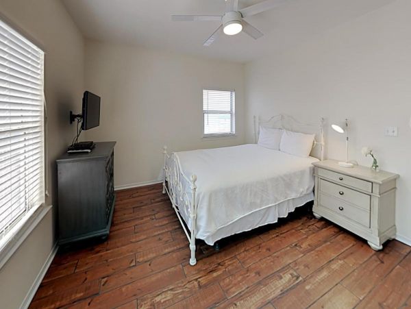 Gulf Shores 6 Bedroom Vacation Rental Sleeps 24