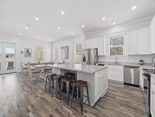 Seven Bedroom Tropical Home with Pool & Spa in Destin