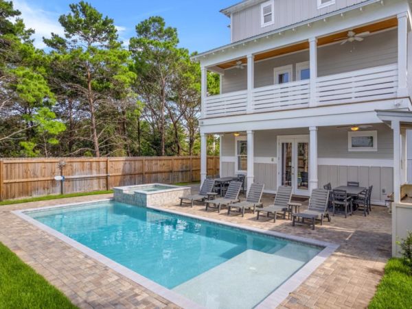 Seven Bedroom Tropical Home with Pool & Spa in Destin