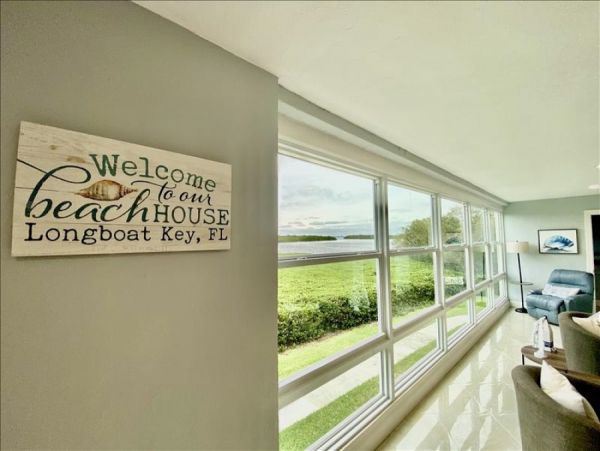 Bayside Condo with Bay Views, 2 Communal Pools, 2 Tennis Courts & Gym!