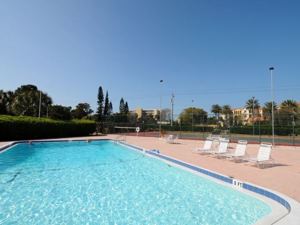 Bayside Condo with Bay Views, 2 Communal Pools, 2 Tennis Courts & Gym!