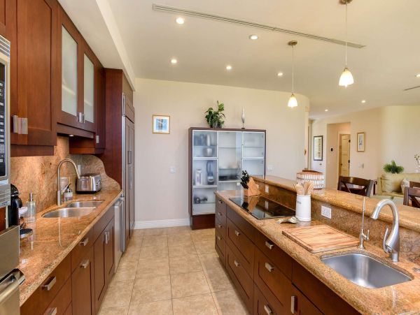 Kihei Vacation Condo Three Bedroom On Beach
