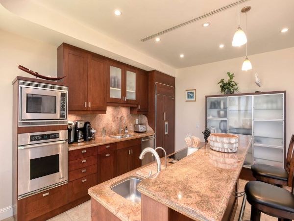 Kihei Vacation Condo Three Bedroom On Beach