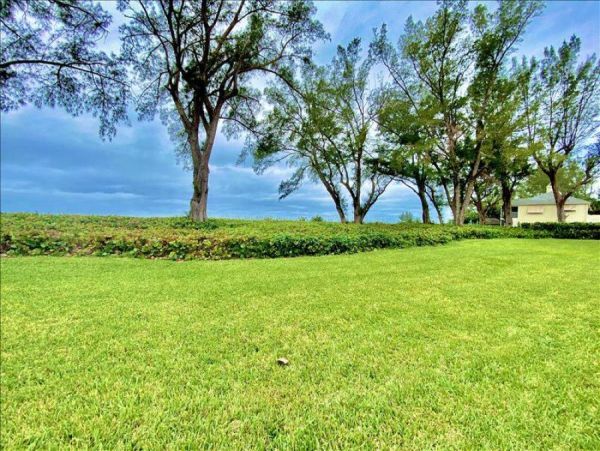 On beach Longboat Ley Vacation Condo Two Bedroom