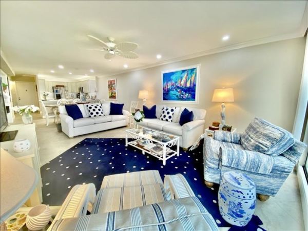 On beach Longboat Ley Vacation Condo Two Bedroom