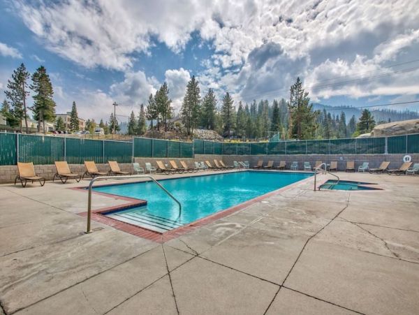 11 Bedroom Luxury Vacation Home with Great Views