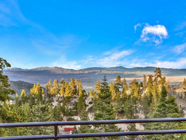 11 Bedroom Luxury Vacation Home with Great Views