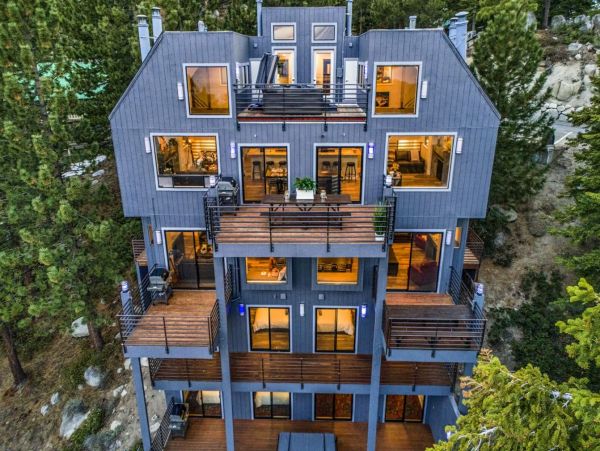 11 Bedroom Luxury Vacation Home with Great Views