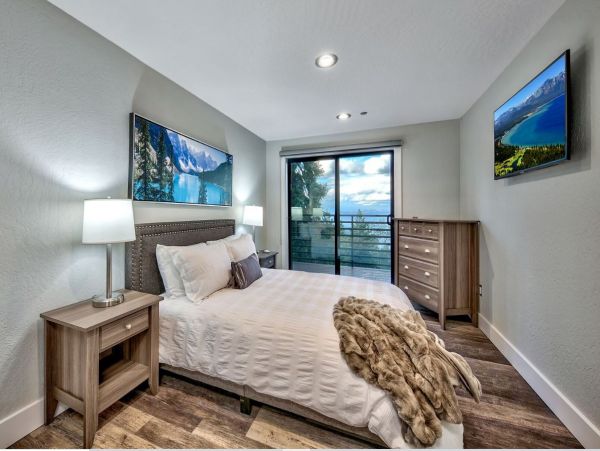 11 Bedroom Luxury Vacation Home with Great Views