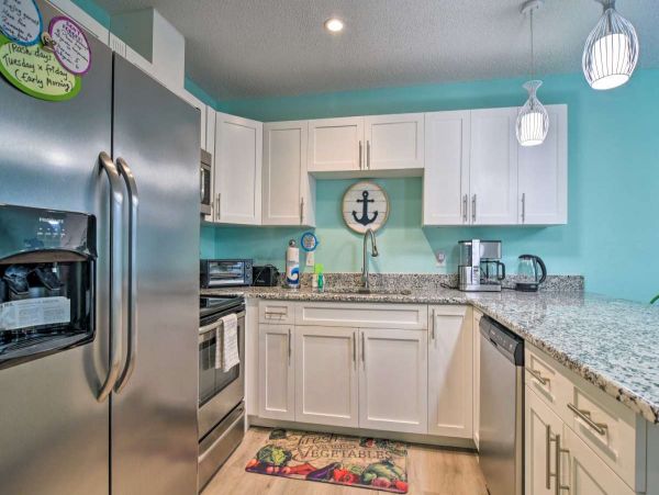Indian Rocks Vacation Home Two Bedroom Walk to Beach
