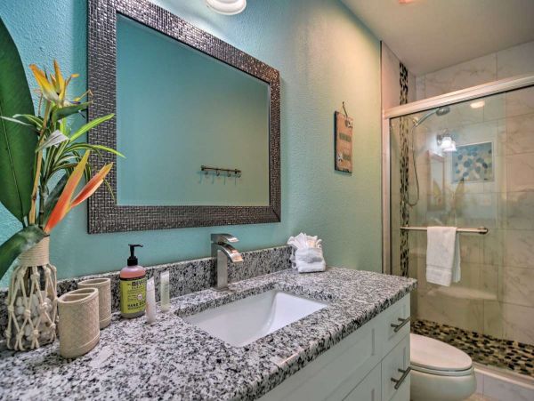 Indian Rocks Vacation Home Two Bedroom Walk to Beach