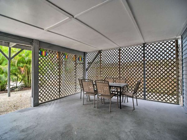 Indian Rocks Vacation Home Two Bedroom Walk to Beach