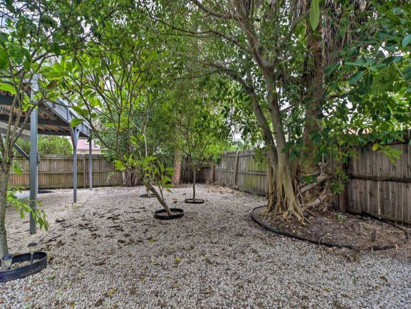 Indian Rocks Vacation Home Two Bedroom Walk to Beach