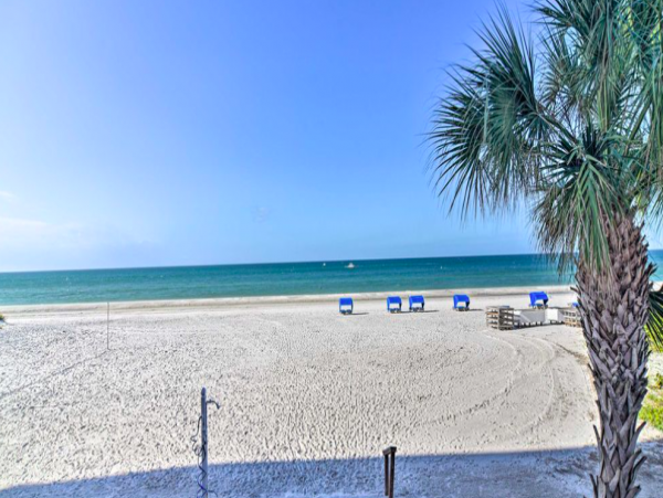 Beachfront Indian Shores Condo with Pool & hot tub