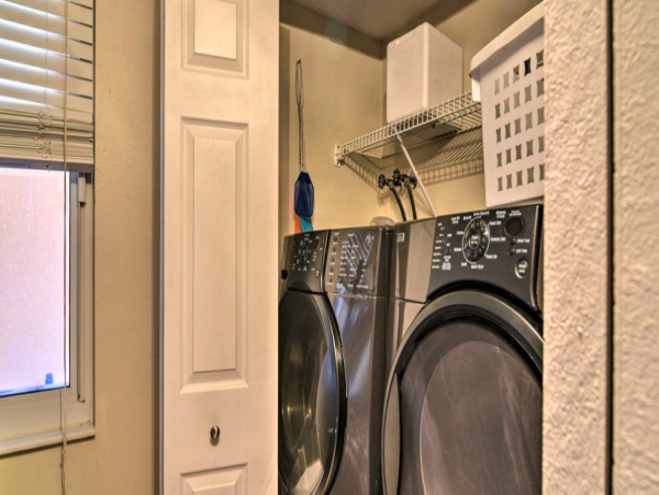 Beachfront Indian Shores Condo with Pool & hot tub