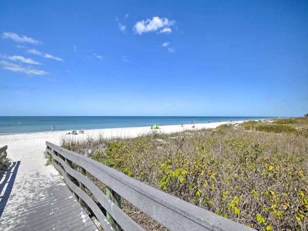 Indian Rocks Beach Home with 4 Bedroom & Private Pool