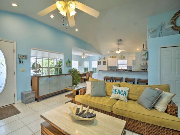 Indian Rocks Beach Home with 4 Bedroom & Private Pool