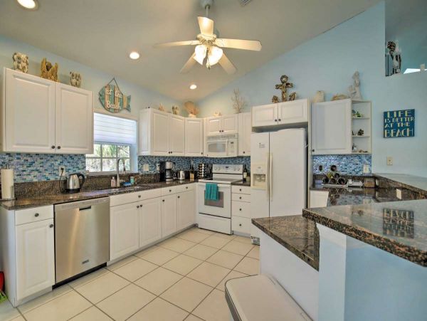 Indian Rocks Beach Home with 4 Bedroom & Private Pool