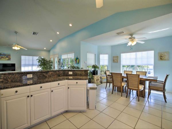 Indian Rocks Beach Home with 4 Bedroom & Private Pool