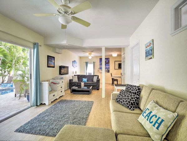 Indian Rocks Beach Home with 4 Bedroom & Private Pool