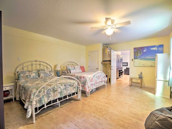 Indian Rocks Beach Home with 4 Bedroom & Private Pool