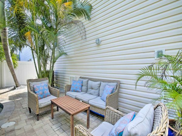 Indian Rocks Beach Home with 4 Bedroom & Private Pool