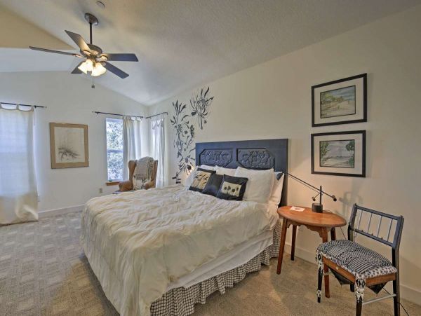 Indian Rocks Beach Condo 350 feet from Beach Key West Cottage-Style