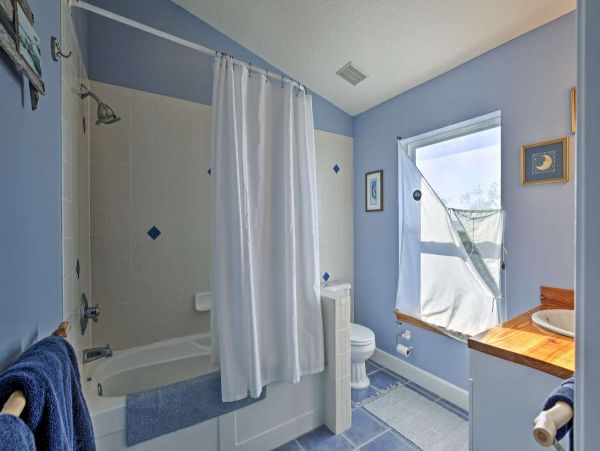 Indian Rocks Beach Condo 350 feet from Beach Key West Cottage-Style