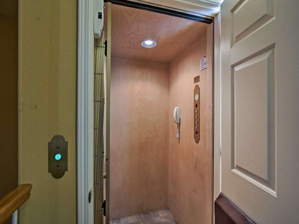 Indian Rocks Beach Condo 350 feet from Beach Key West Cottage-Style