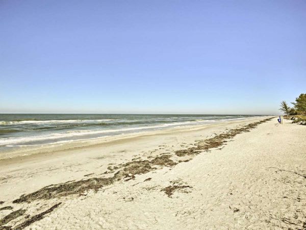Indian Rocks Beach Condo 350 feet from Beach Key West Cottage-Style