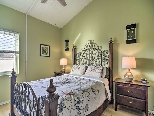 Sunny Indian Shores Condo Close to Beach