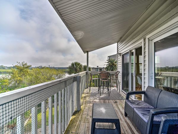 Sunny Indian Shores Condo Close to Beach