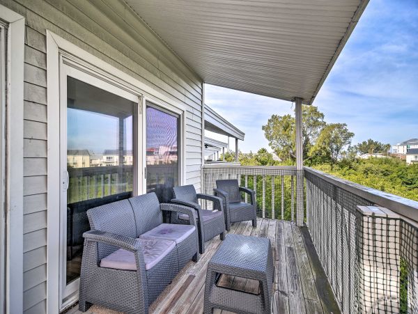 Sunny Indian Shores Condo Close to Beach