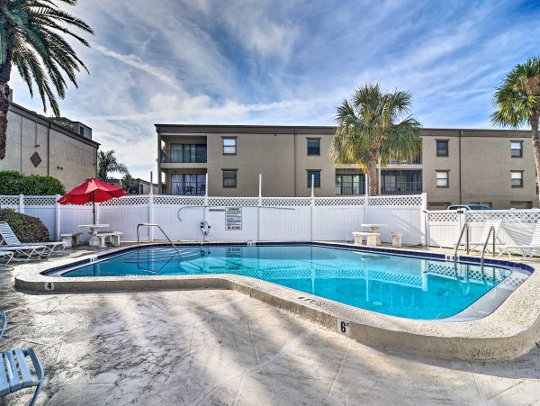 Sunny Indian Shores Condo Close to Beach