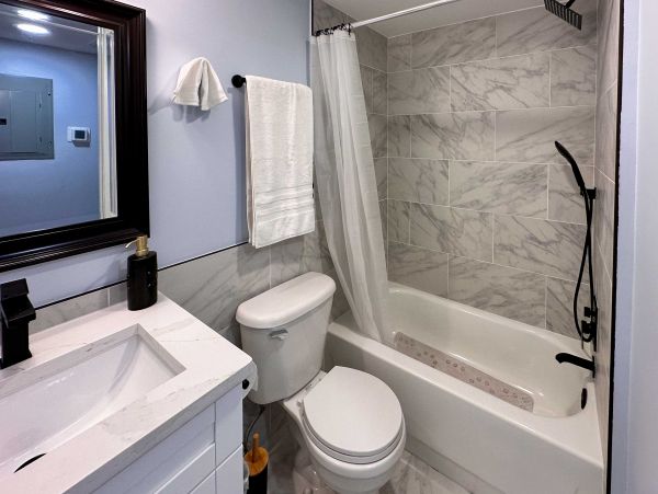 Sunny Indian Shores Condo Close to Beach