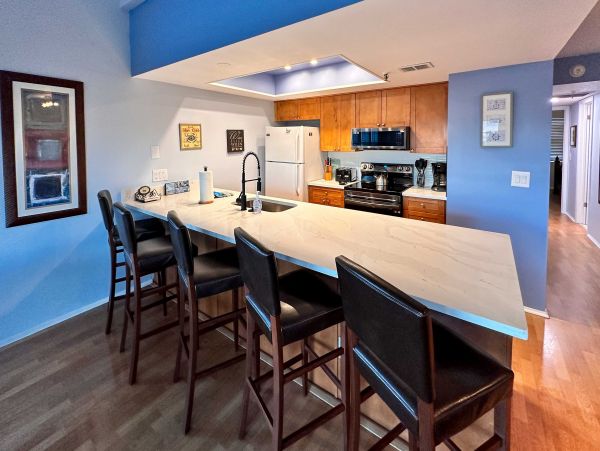 Sunny Indian Shores Condo Close to Beach