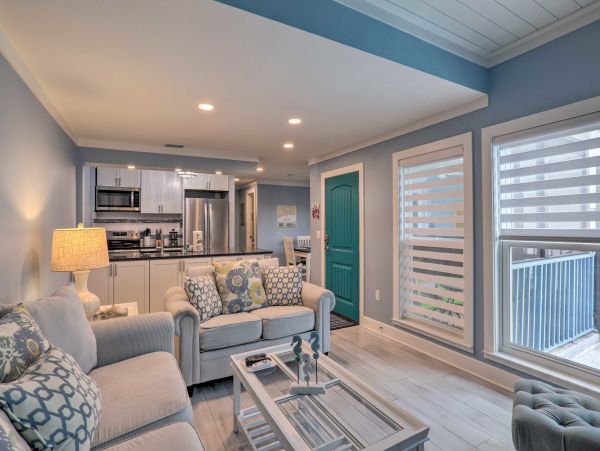 Charming 2 Bedroom Vacation Rental in Madeira Beach Sleeps 4