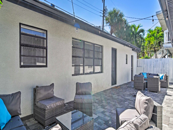 Two Bathroom, two bedroom Condo in Madeira Beach