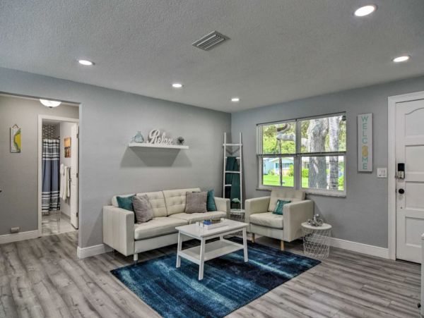 Largo Gorgeous Vacation Pool Home Sleeps 10 Guests
