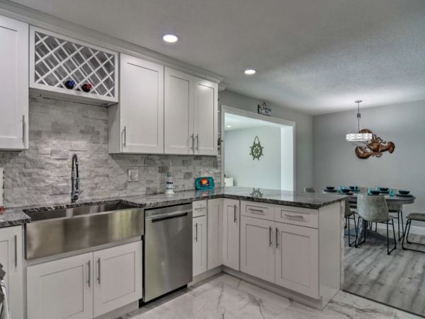 Largo Gorgeous Vacation Pool Home Sleeps 10 Guests