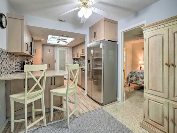 Three Bedroom Walk to Beach Vacation Rental in Largo