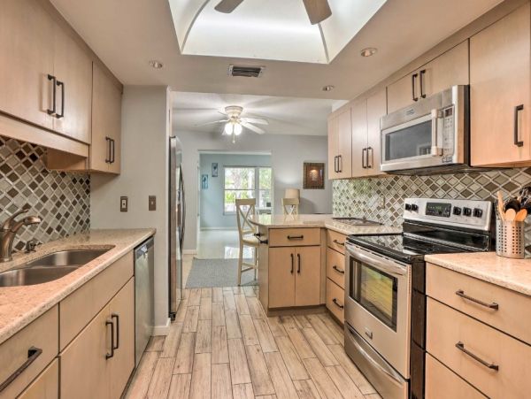 Three Bedroom Walk to Beach Vacation Rental in Largo