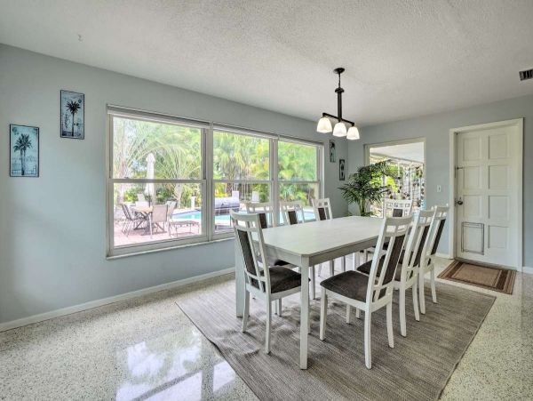 Three Bedroom Walk to Beach Vacation Rental in Largo
