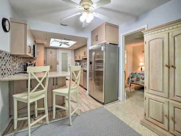 Three Bedroom Walk to Beach Vacation Rental in Largo