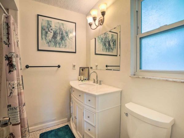 Three Bedroom Walk to Beach Vacation Rental in Largo