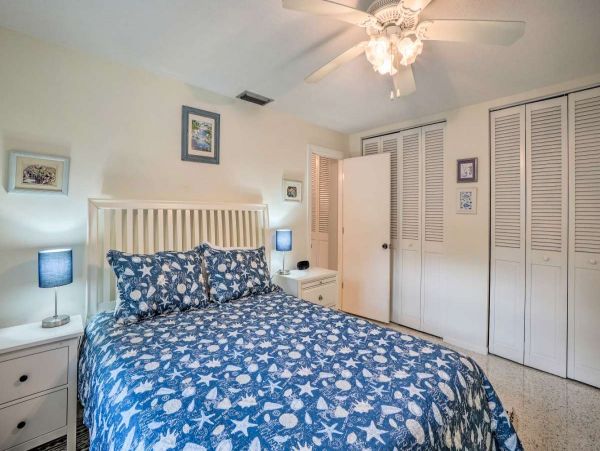 Three Bedroom Walk to Beach Vacation Rental in Largo
