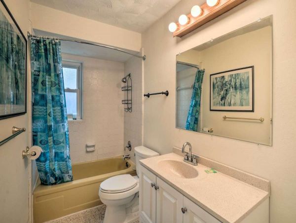Three Bedroom Walk to Beach Vacation Rental in Largo
